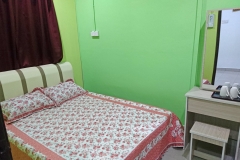 Bedroom 1 (Queen Size)